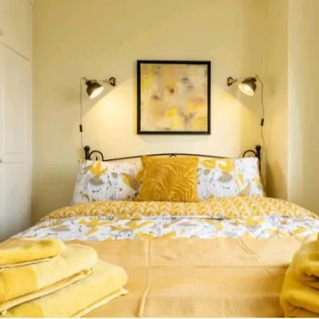 Homely Townhouse 特拉利