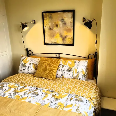 Homely Townhouse * 特拉利